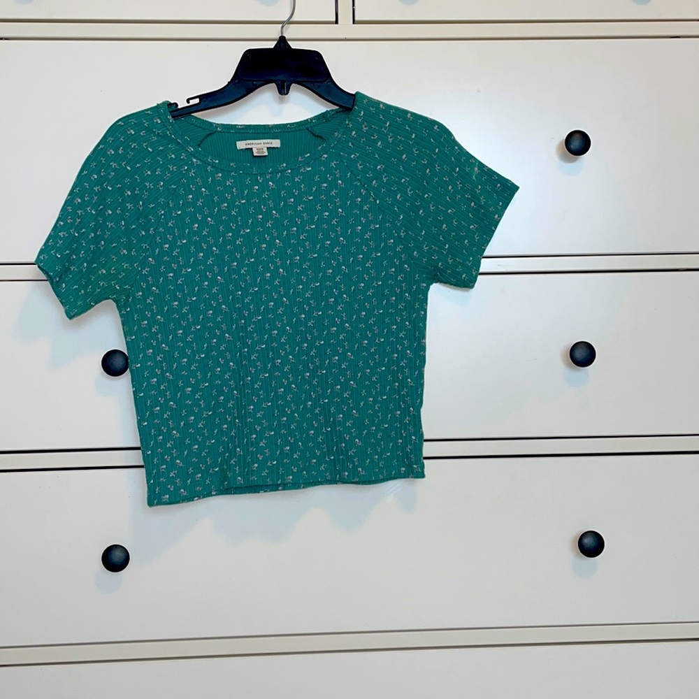 green flower print american eagle crop top